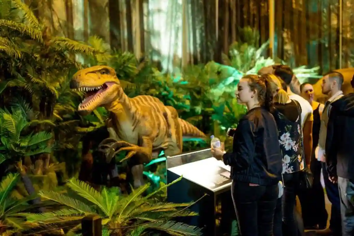 animatronic dinosaur exhibition