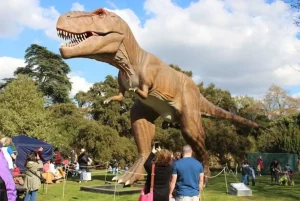 theme park dinosaur exhibition