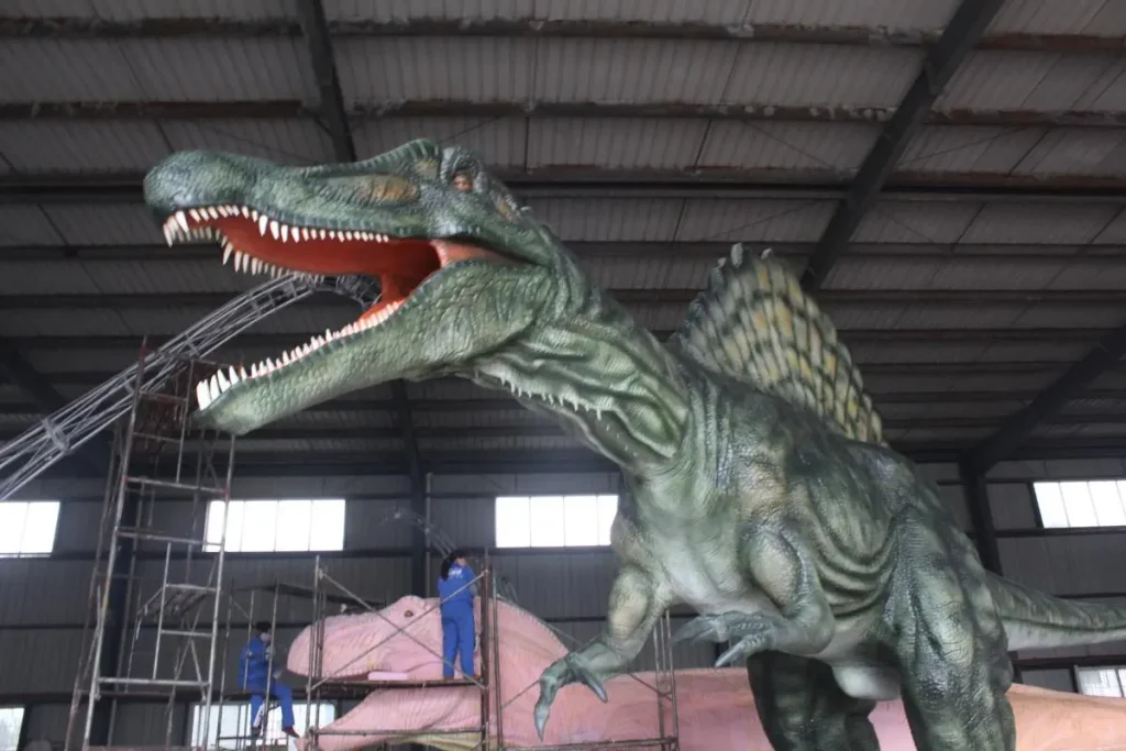 12-meter Spinosaurus in the production process