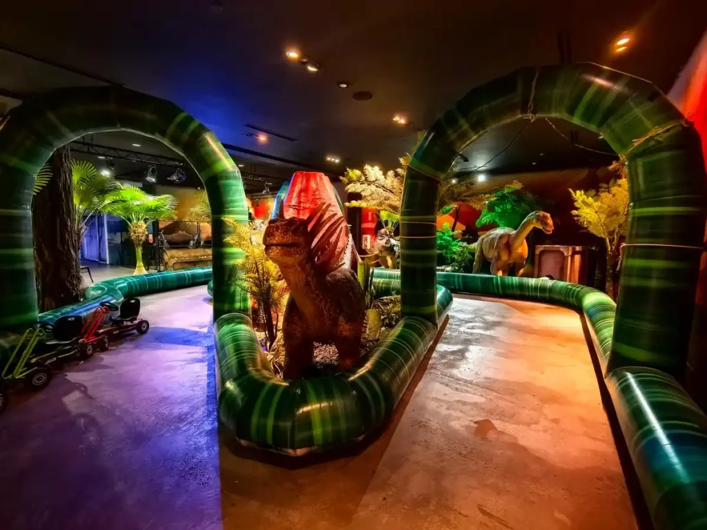 interactive dinosaur exhibit indoor