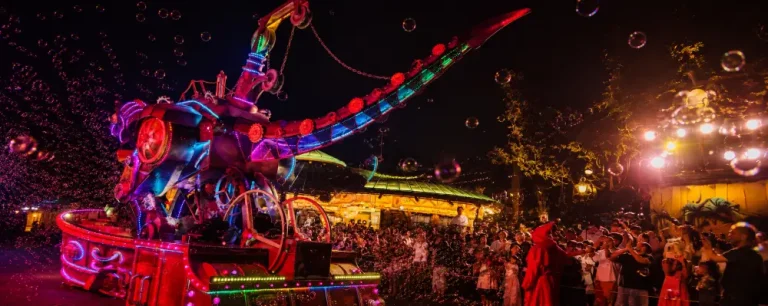 Large-scale holiday entertainment solution featuring custom animatronic installations at a commercial seasonal event.